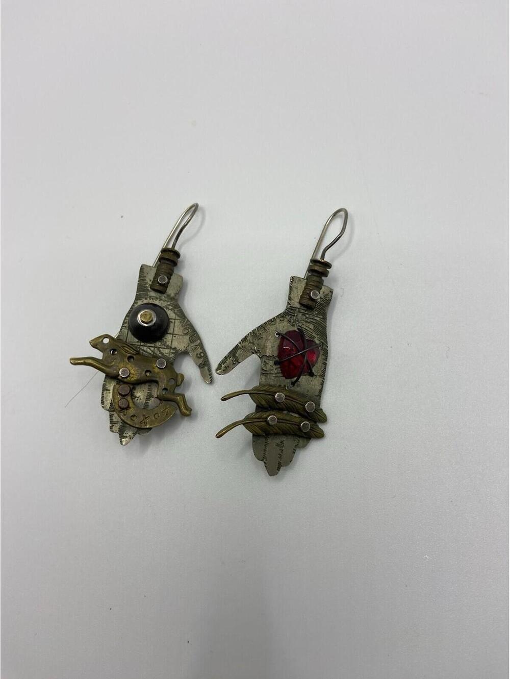 Vintage THOMAS Mann Signed Hand Earrings